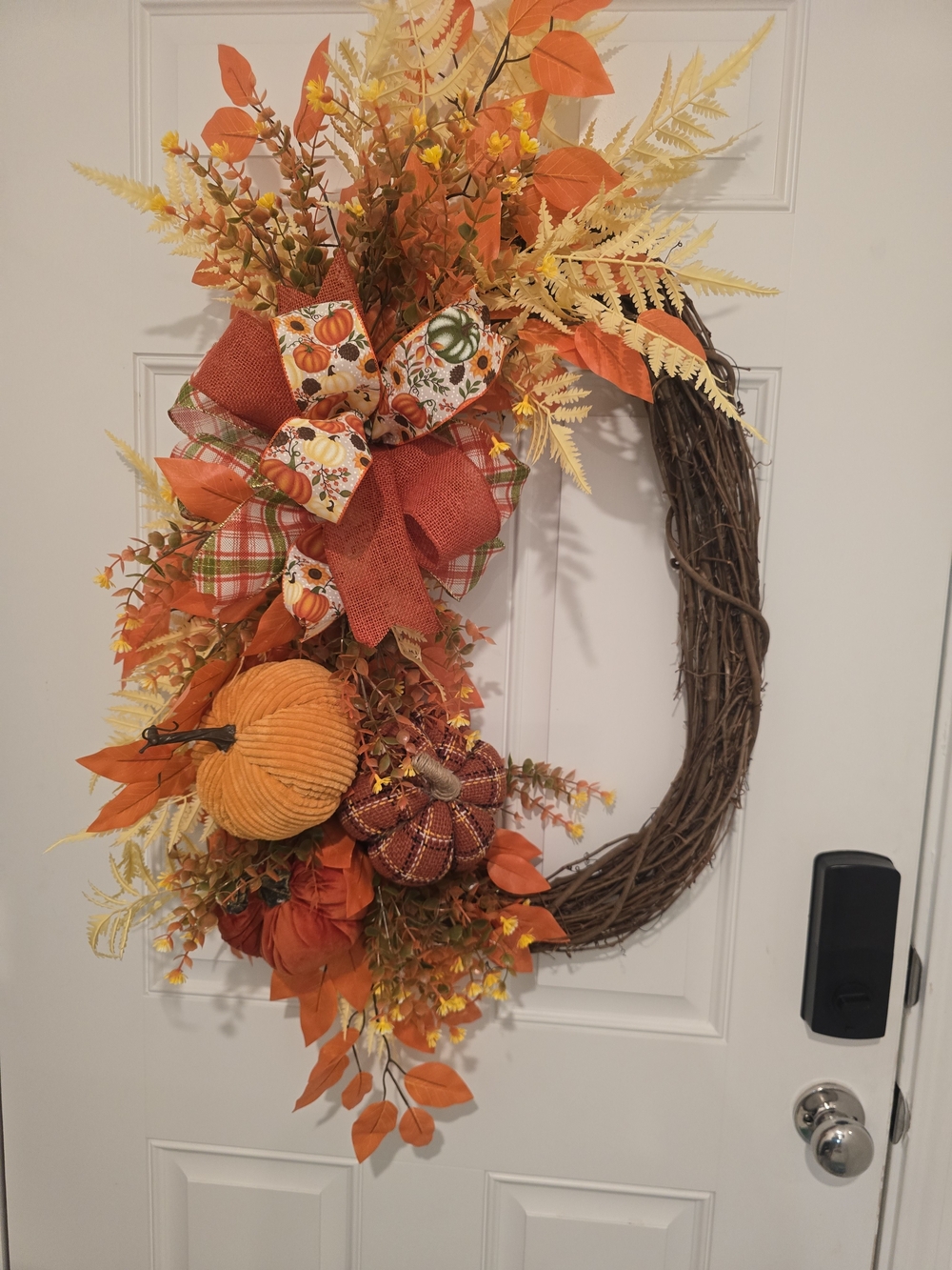 Autumn Pumpkin Grapevine Wreath - Orange & Cream Fall
